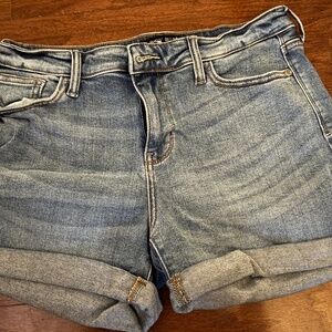 Judy Blue Cuffed denim shorts | Size Large